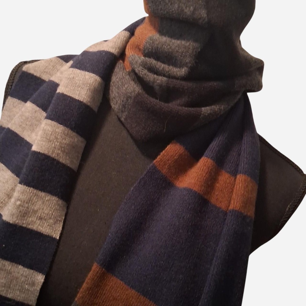 Mens Jos. A. Bank striped knit scarf unique split-colorway design